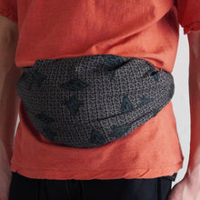 Load image into Gallery viewer, Bandanna "Eejyanaika"